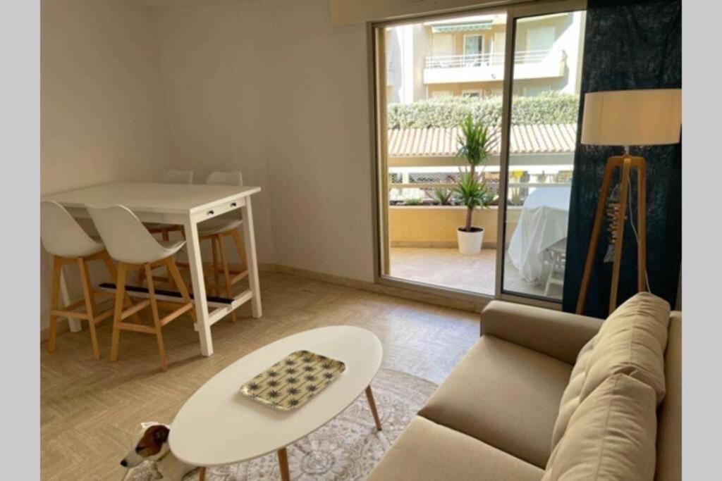 Confortable Appartement A 滨海卡瓦莱尔 外观 照片